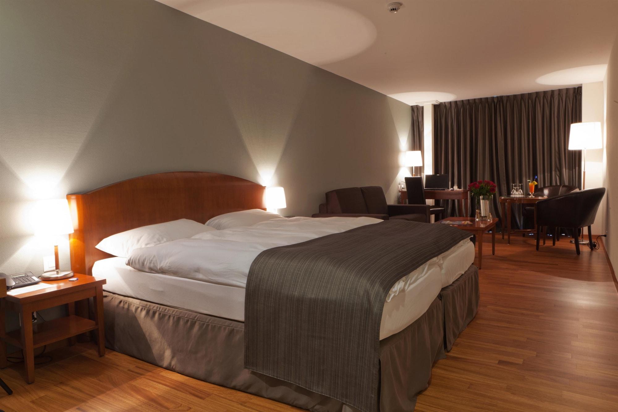 Hotel Rallye & Entrees Aux Bains De La Gruyere Булле Екстериор снимка