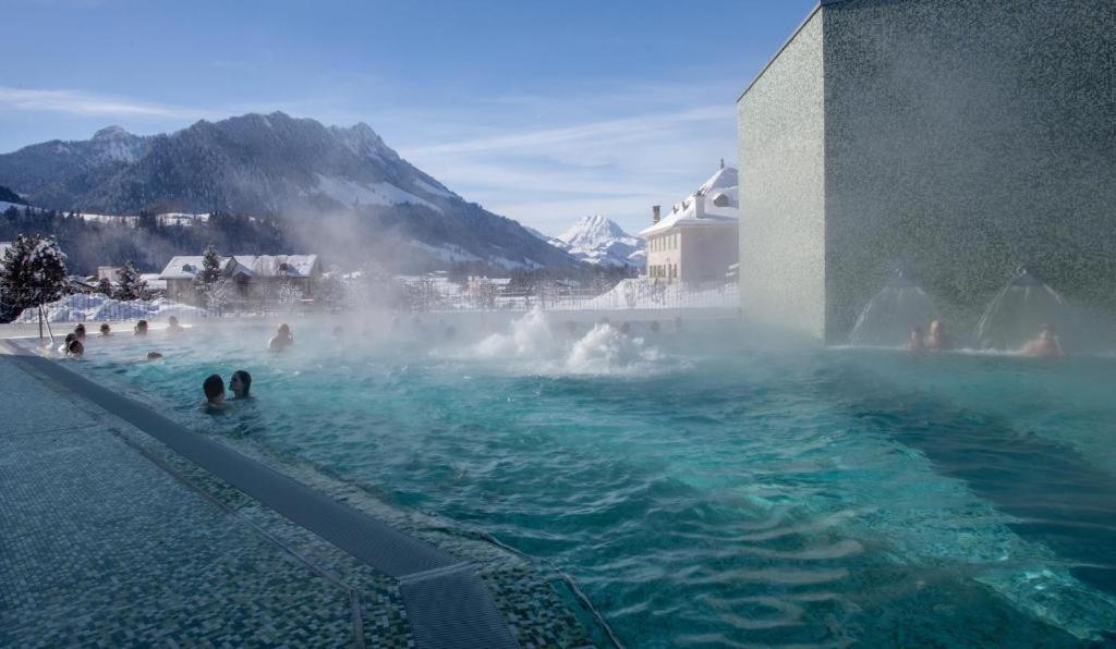 Hotel Rallye & Entrees Aux Bains De La Gruyere Булле Екстериор снимка