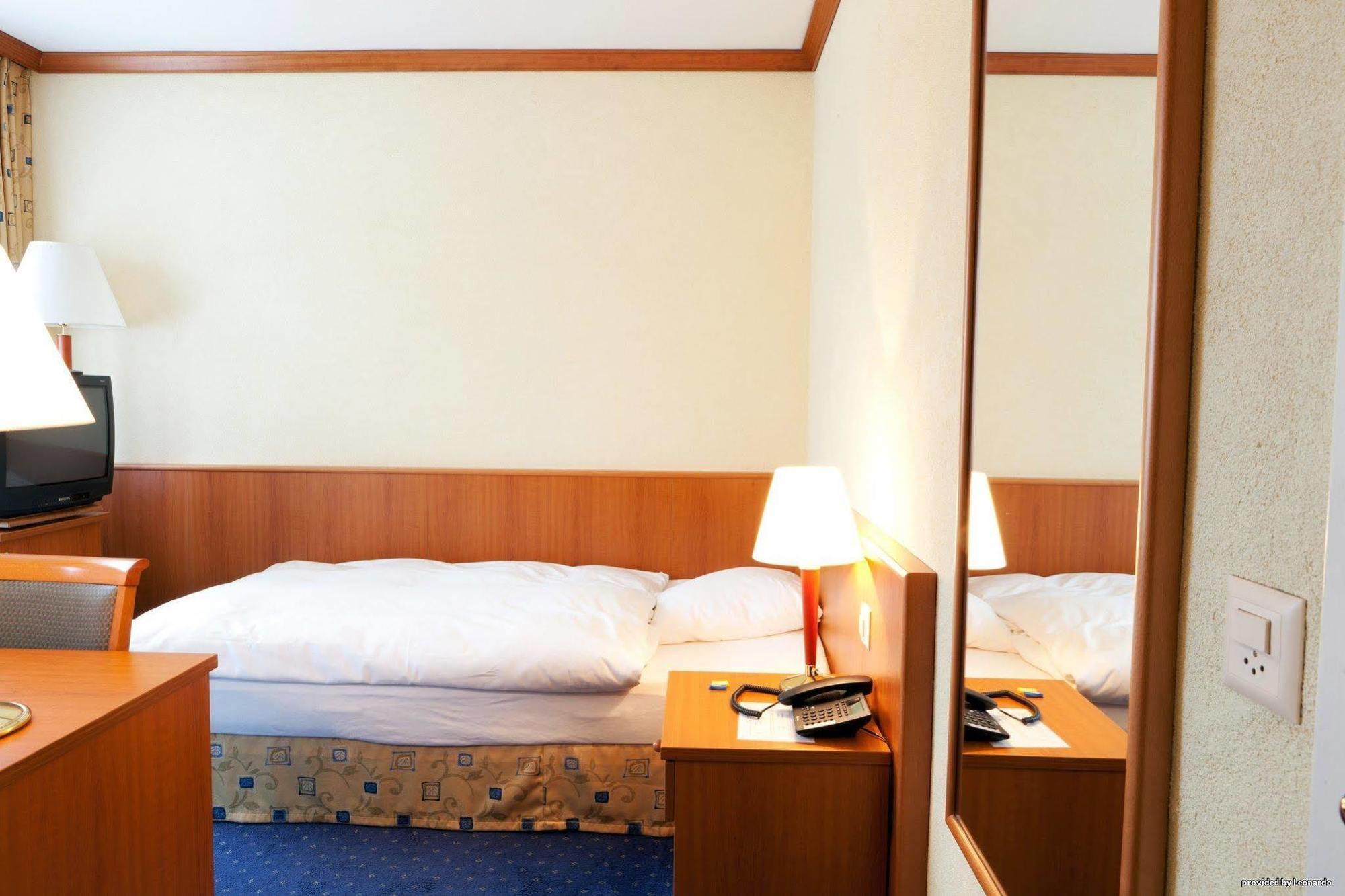 Hotel Rallye & Entrees Aux Bains De La Gruyere Булле Екстериор снимка